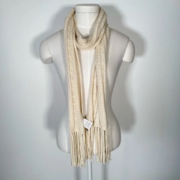 Scarf - Picture 1 of 4